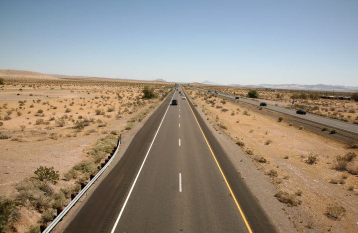Wüstenstrasse in Kalifornien