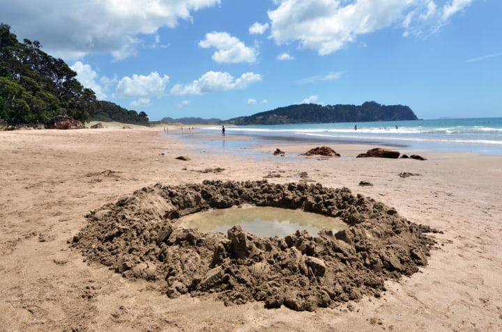 Ein selbstgegrabener heisser Pool auf der Coromandel-Halbinsel